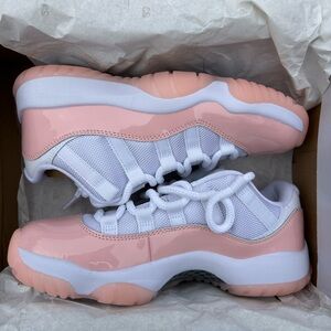 W 5.5 Legend Pink Jordan retro 11 lows